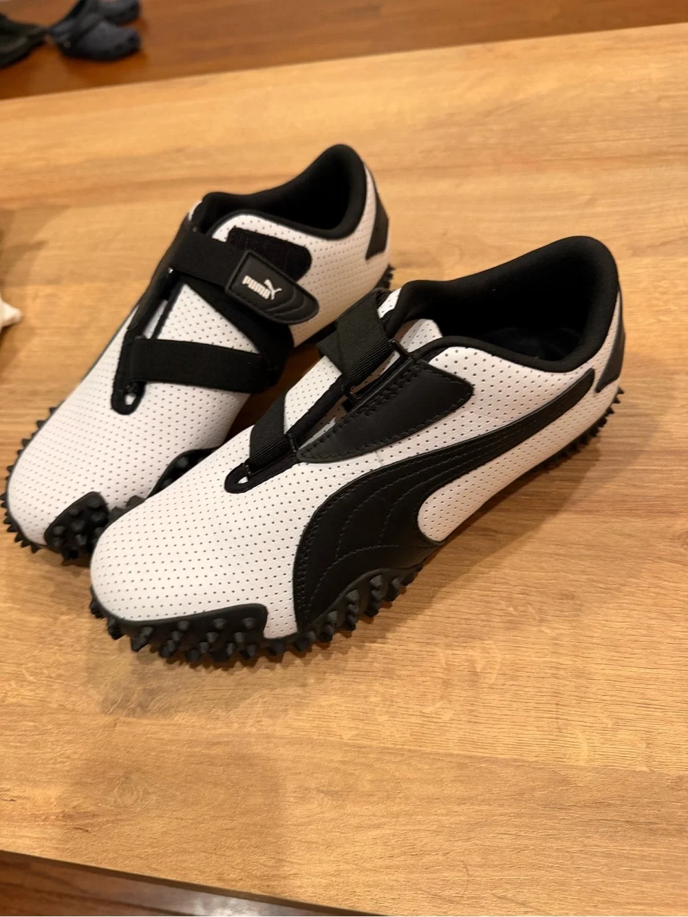 Puma womens White and Black Spike Track Trainers size 8 stylish wear